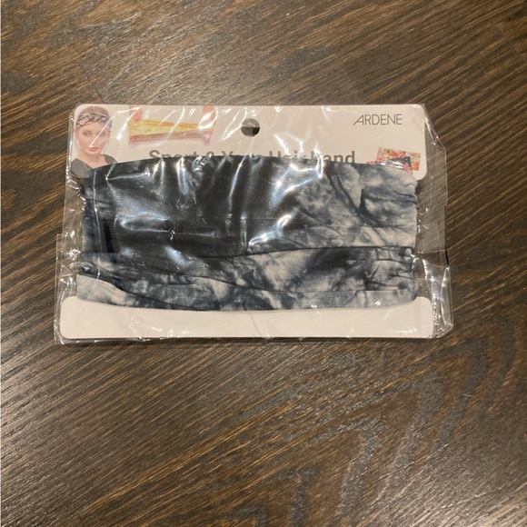 6 pc lot accessories - hair, sock, purse, tote bag, and face mask - Picture 5 of 10